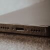 Come Pulire in Sicurezza la Porta di Ricarica del Telefono